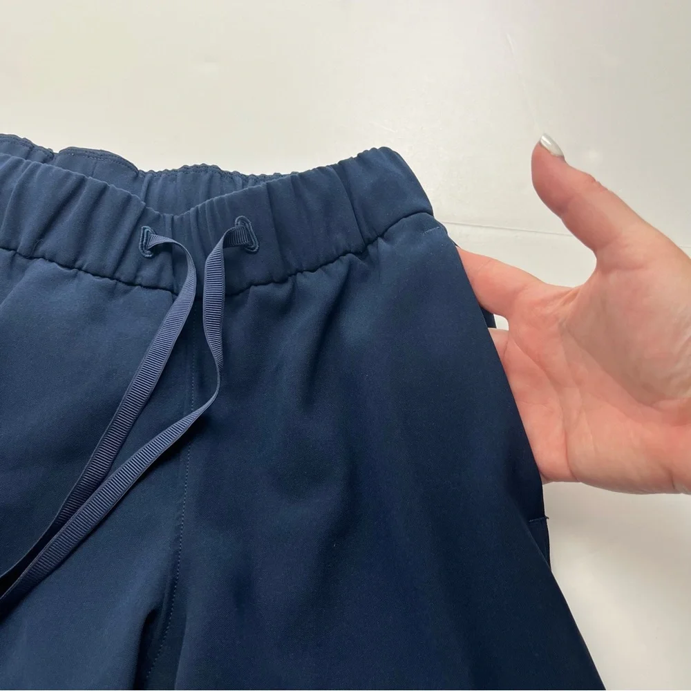 Lululemon On The Fly Crop Pants Womens‎ Size 2 Navy Blue 23